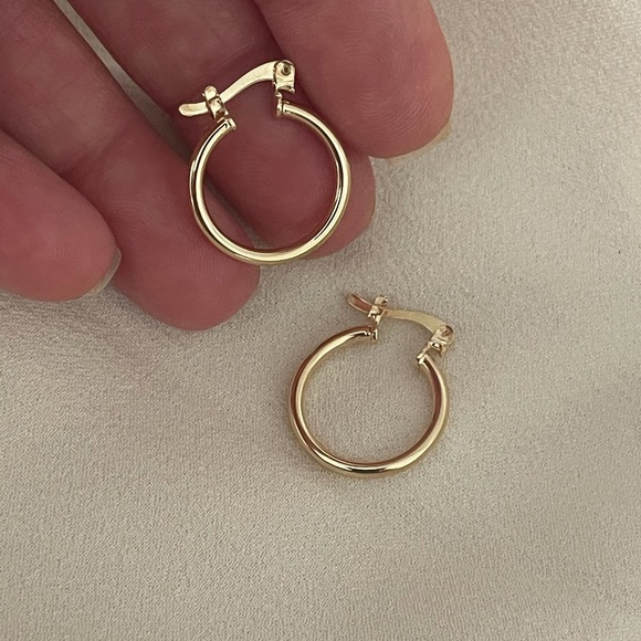 18k Gold Filled Small Hoop Earrings - Picture 4 of 7